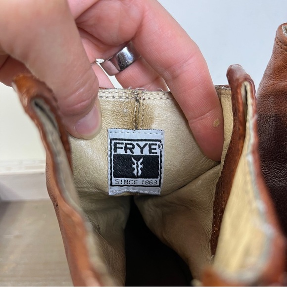 Frye Carson Hidden Wedge 8.5M Cognac Brown Leather Zip Back Western Fall Boots - Picture 11 of 12